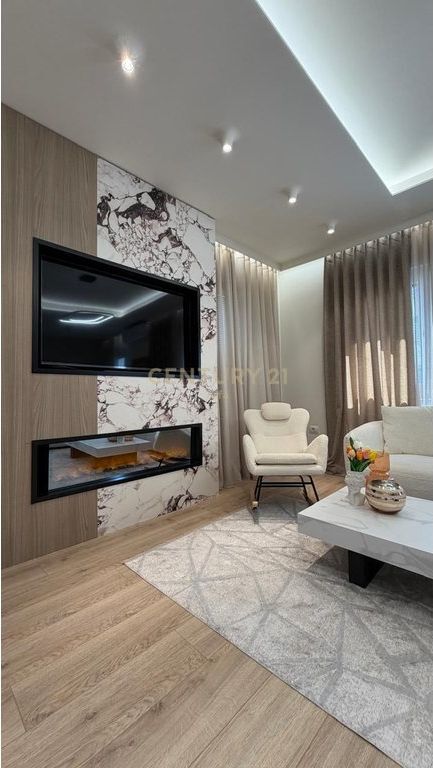 Vendesi super appartamento 1+1 a Zogu i Zi!