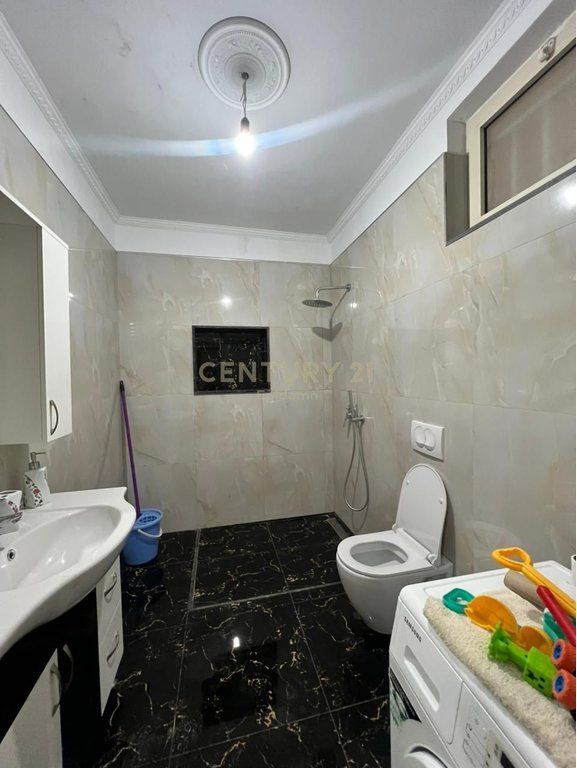 Apartament 2+1 Me Qira në Plazh-Durres !