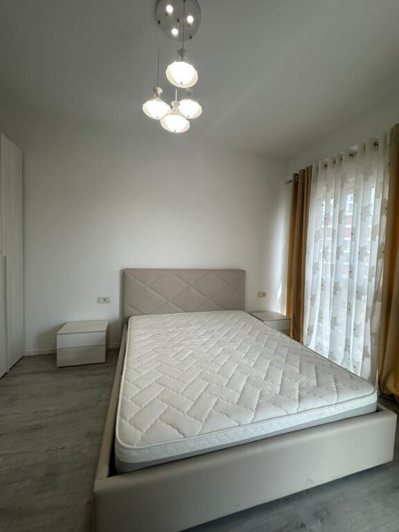 Jepet me qira apartament 2+1 në zonën e Rrugës 5 Maj.