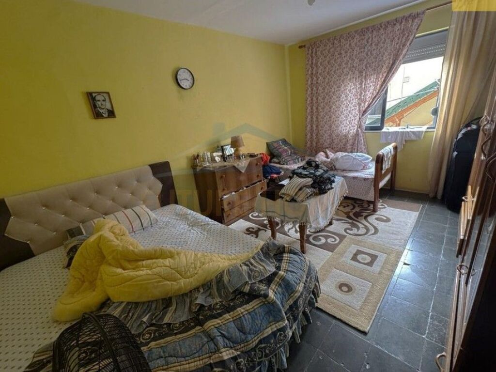 Shitet, Apartament 2+1, Ish Parku i Autobusave, Tirane