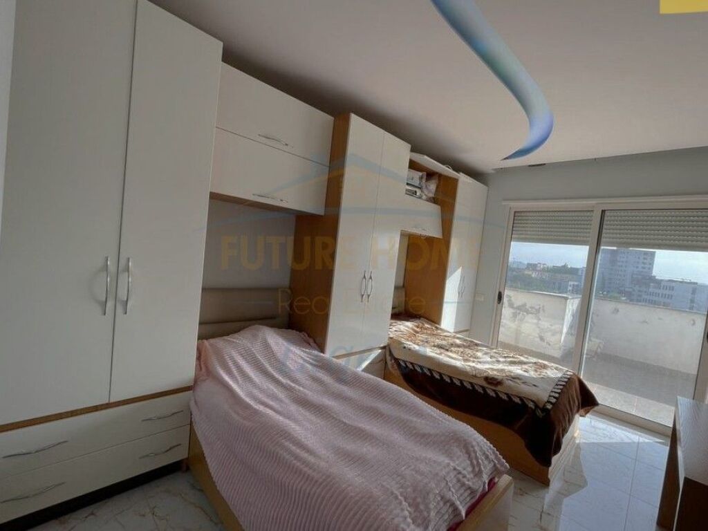 In vendita, appartamento 2+1+veranda, Fresk, Tirana.