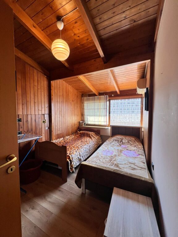 Shiten 2 apartamente tek Komuna e Parisit