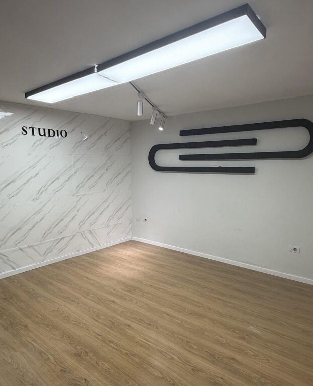 Qera | Ambjent Biznesi | Mine Peza | 550 €/muaj