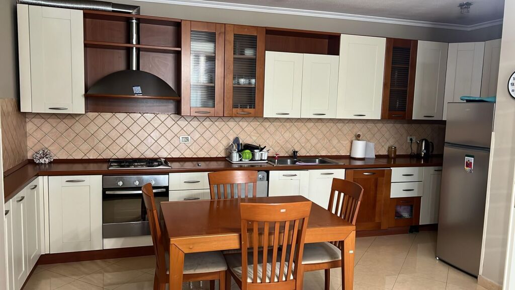 🏡 Apartament 2+1 me qira – 📍Mbrapa 20 Qershorit,Bllok💶 Çmimi: 1000€/muaj