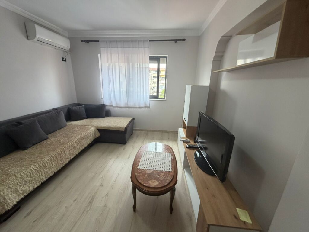 Apartament me qera 1+1 - 📍Rruga Myslym Shyri (Mbrapa Kastratit)