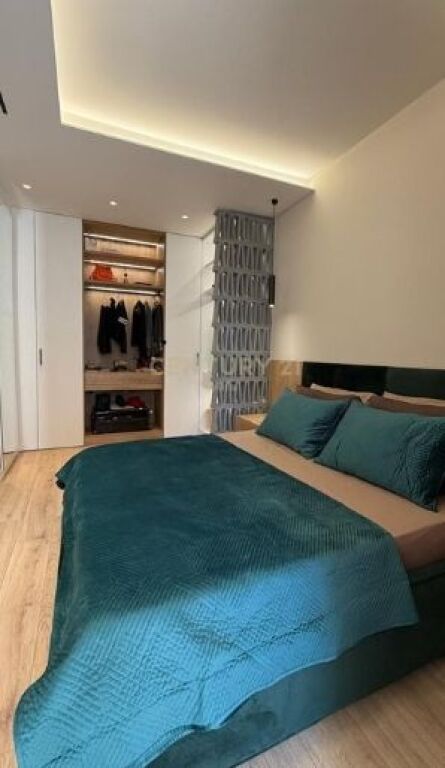 Shitet super apartament 1+1