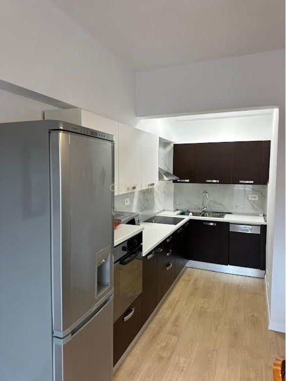 2+1 Per shitje prane Markates