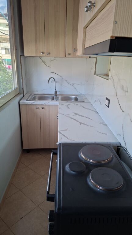 Appartamento 1+1 in affitto Via Elbasan, scuola Osman Myderizi dietro l'Ambasciata Americana