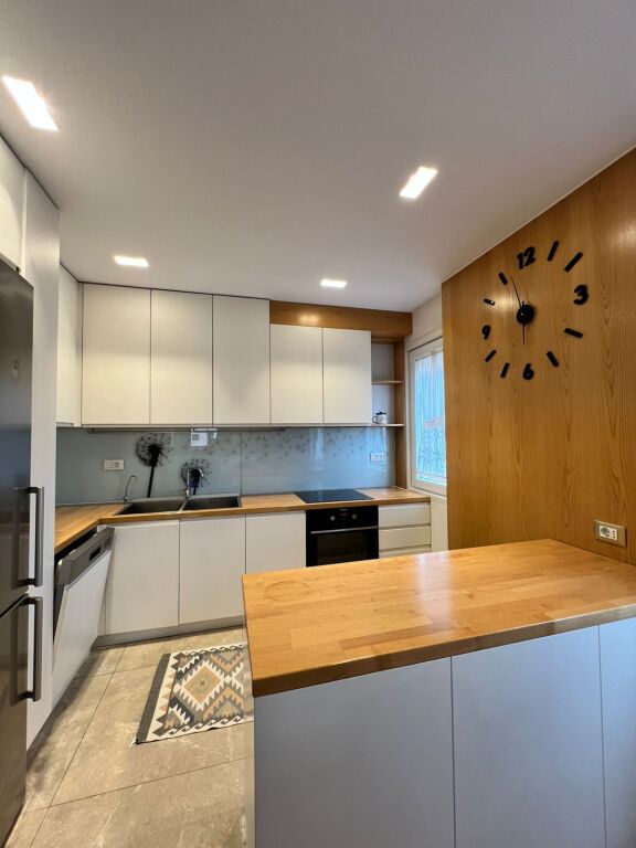 Jepet me qera 3+1+2 tek Komuna e Parisit