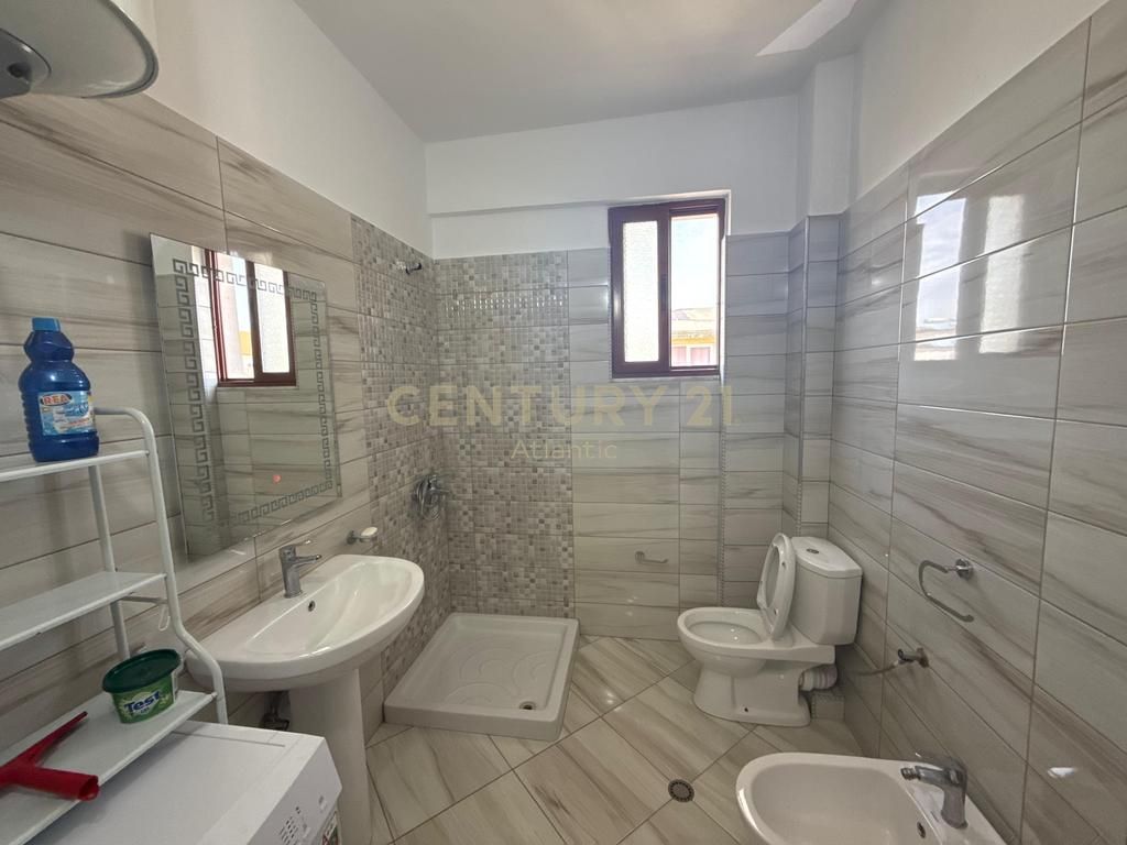 Shitet apartament 2+1 në Pelikan, kati 6, me pamje deti