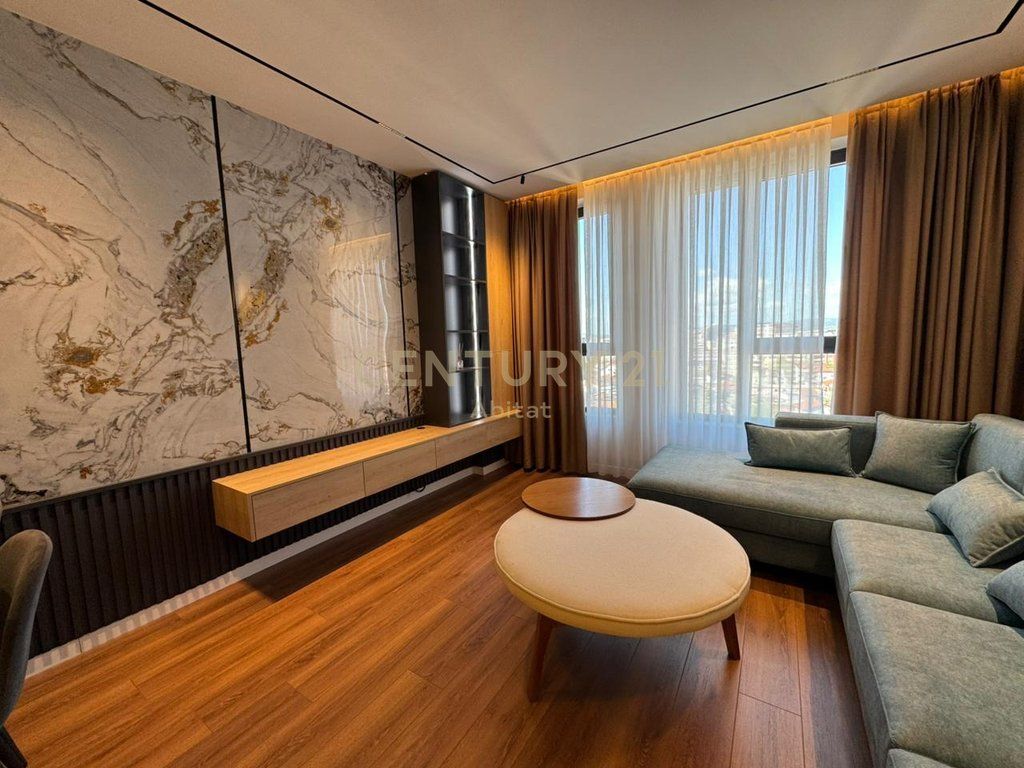 APARTAMENT 1+1 DHE POST PARKIMI PER SHITJE, BULEVARDI I RI