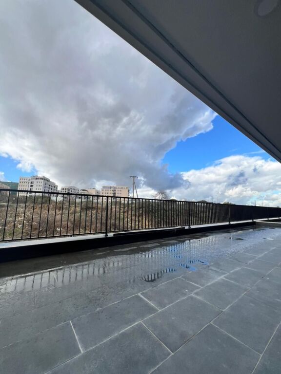 Jepet me Qera apartament 2+1+2+Post Parkimi tek Liqeni i Thate