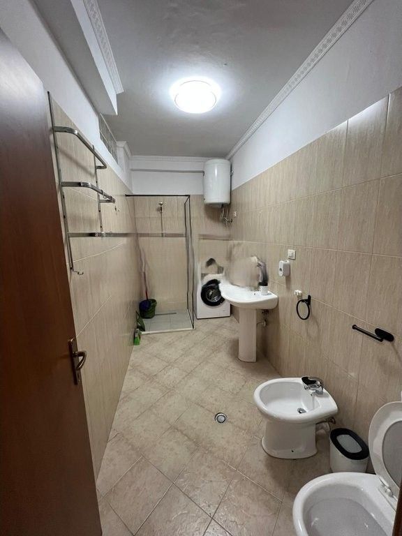 Jepet apartament 1+1 me qira ne Fresk 400 € /Muaj