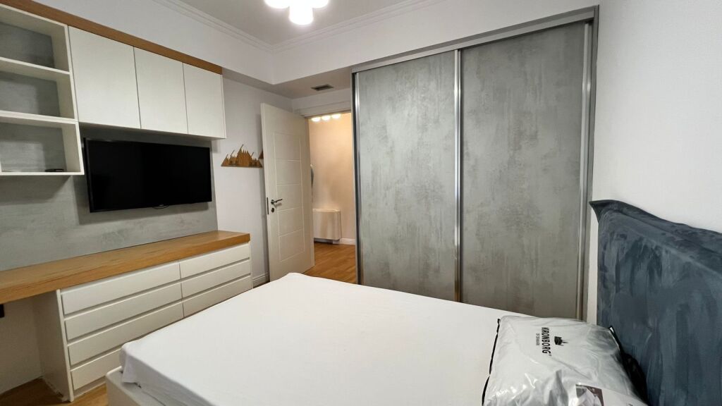 Jepet me qera 3+1+2 tek Komuna e Parisit