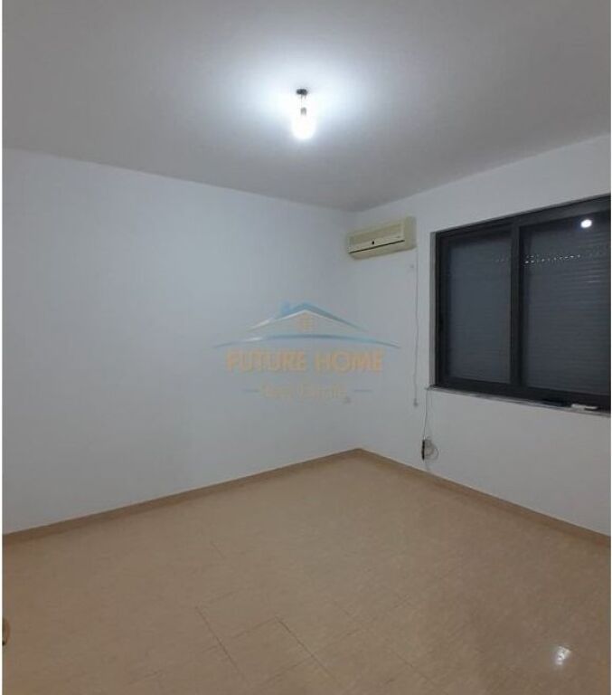 Shitet, Apartament 2+1, Brryli, Tiranë