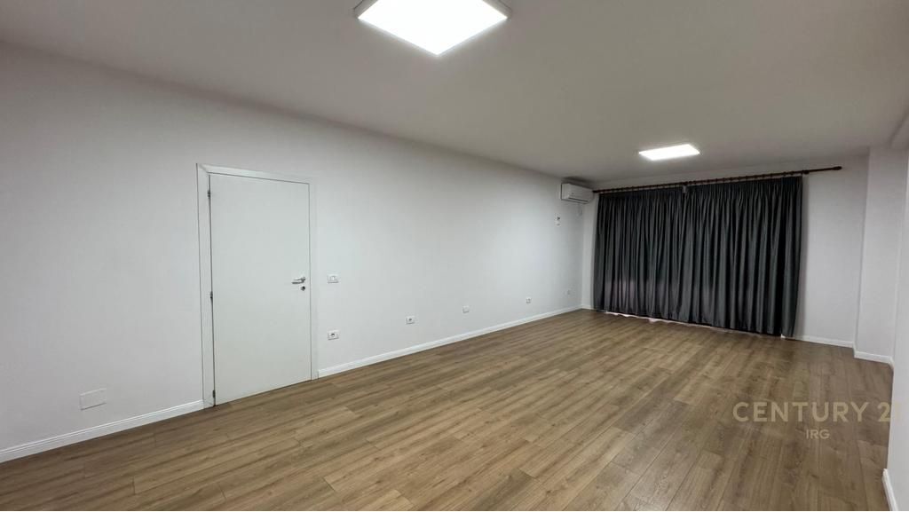 OFFICE FOR RENT AT MUHAMET GJOLLESHA STREET !