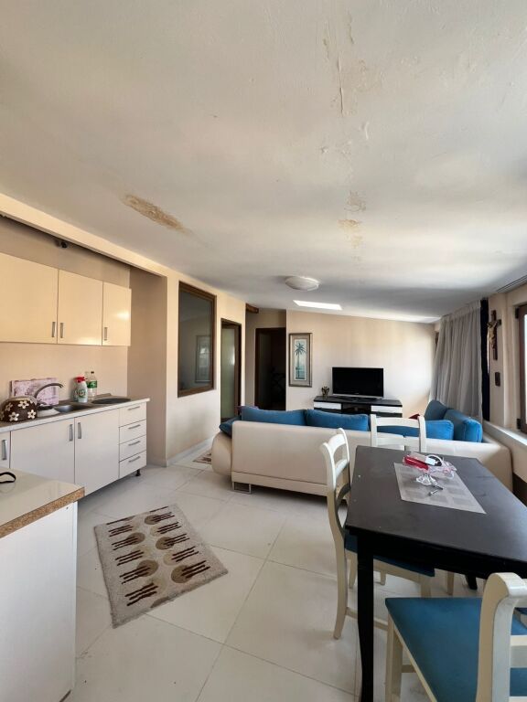 Shiten 2 apartamente tek Komuna e Parisit