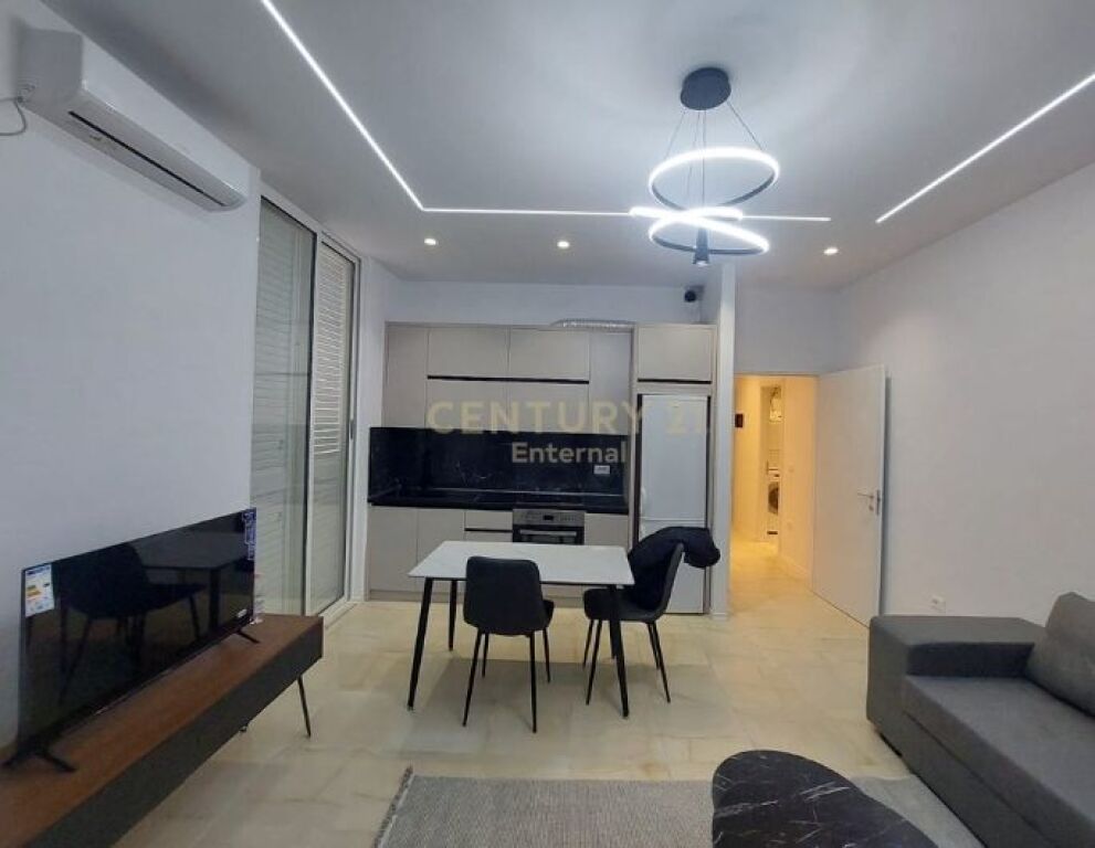 Vendesi Moderno 1+1 in vendita