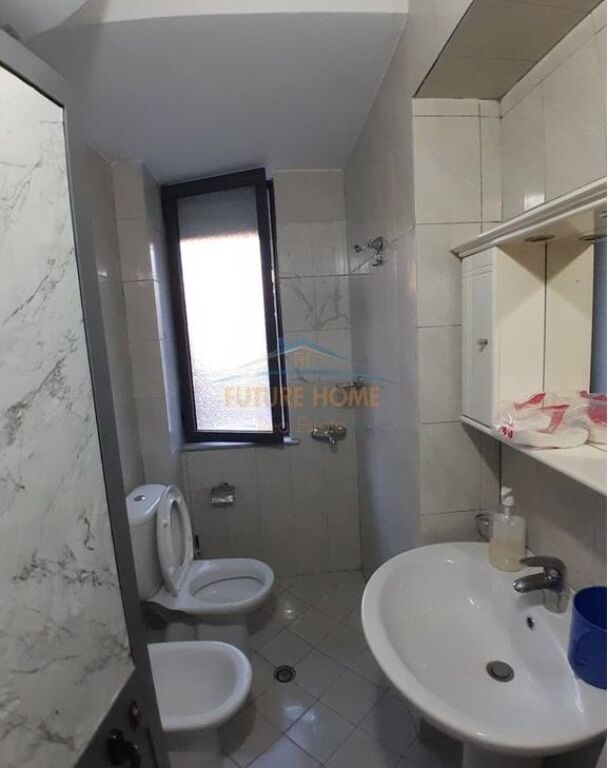 Shitet, Apartament 2+1, Brryli, Tiranë