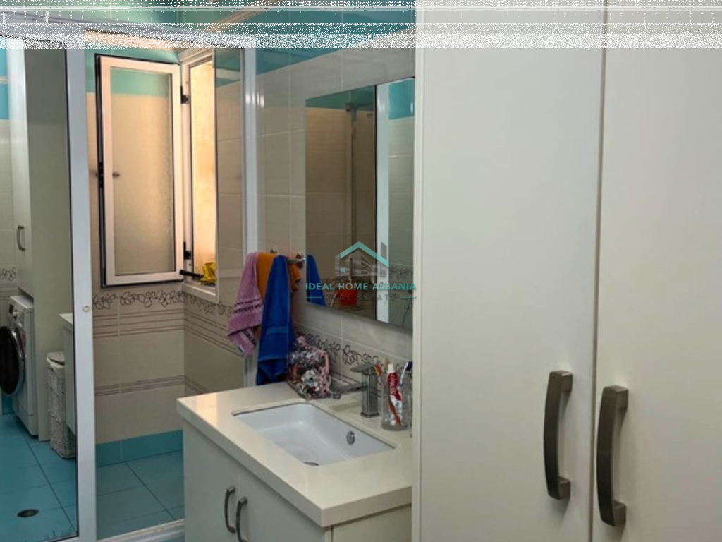 APARTAMENT 2+1 ME QERA – LUNGOMARE, VLORË