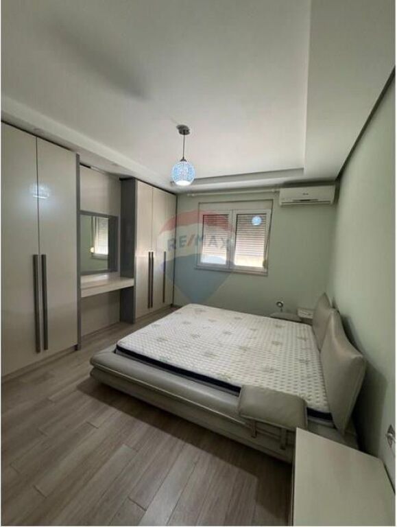 Apartament 3+1+2 Per Qira Ne Bllok