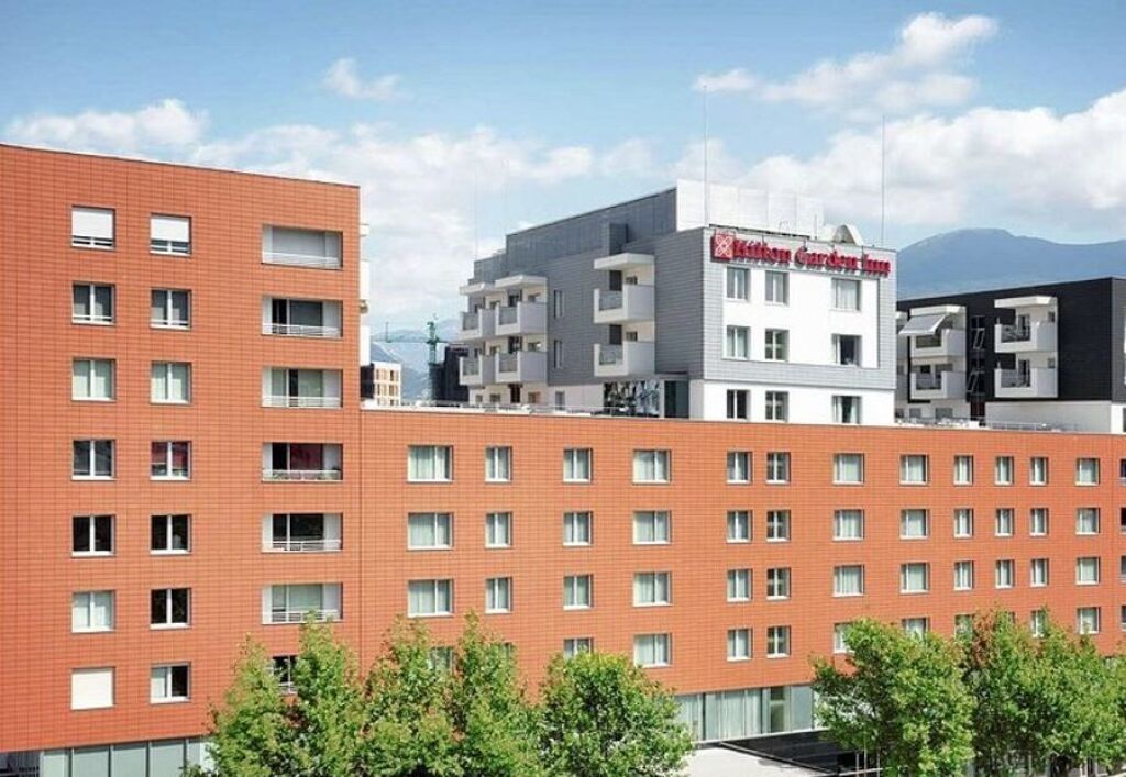 ZYRE ME QIRA TE HILTON, PRANE DELIJORGJIT!