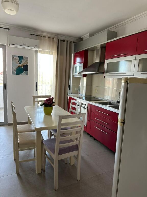 Apartament me qira 2+1 te Komuna e Parisit!