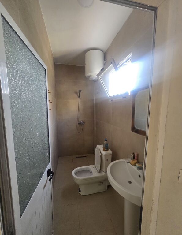 Jepet me Qera Kati 1 i viles 1+1+Parkim. Rr 3 Vellezrit Kondi