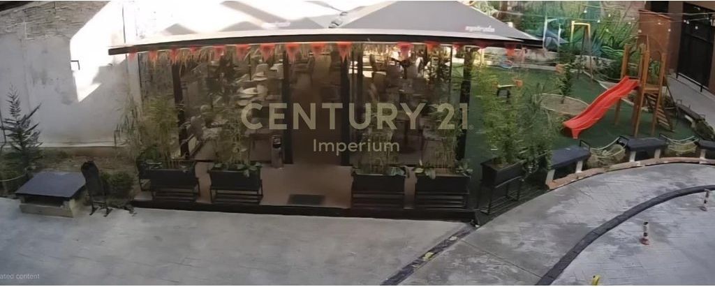 Locale in affitto in Via Barrikadave, Tirana - 800€