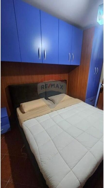 Apartament 1+1 per qira prane Pallatit me Shigjeta