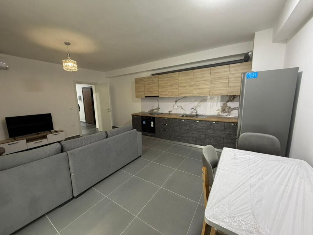 🏡Apartamente 3+1 Me qera 📍 5 maji 💸Cmimi 65000  leke