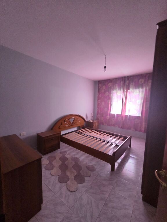 Jepet 3+1 me qira Komuna Parisit