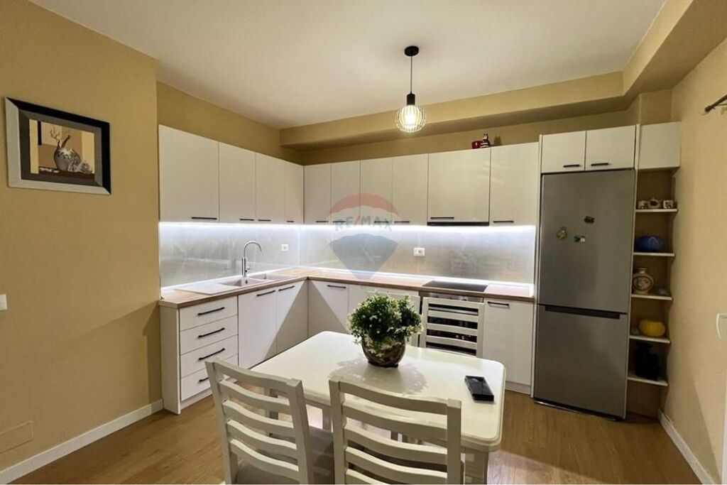 Apartament 1+1 per qira tek Blloku i Vilave, Selite