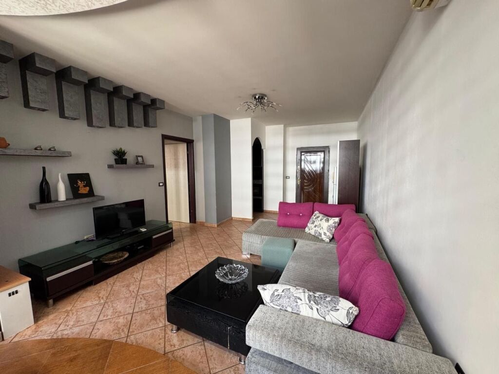 Apartament 1+1 per qera tek 21 dhjetori