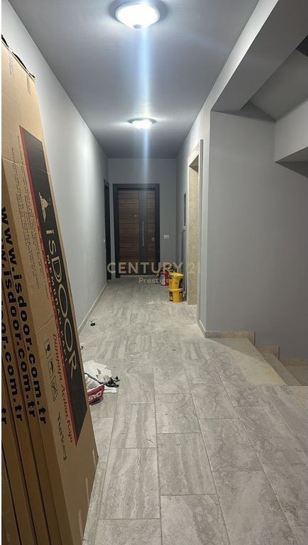 AMBIENT ZYRE ME QIRA, REZIDENCA DAEL, BULEVARDI I RI, TIRANE!