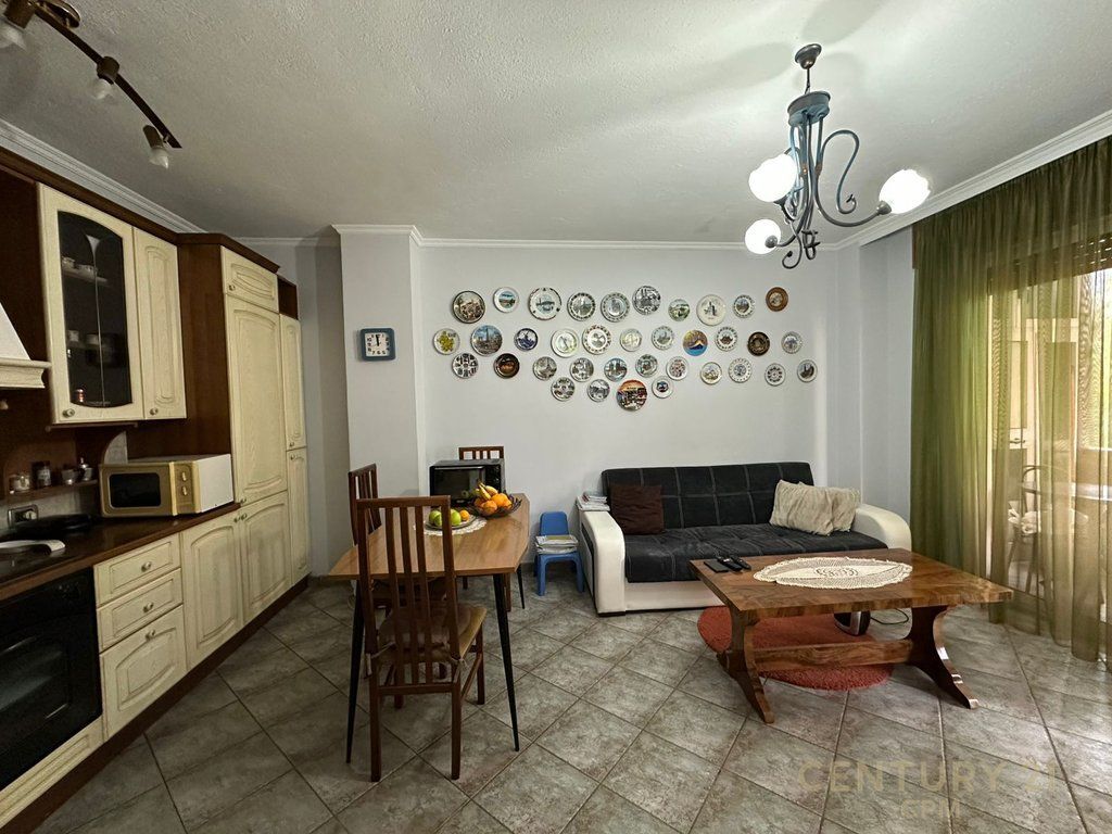 Appartamento 2+1 In Affitto In Via Kavaja!