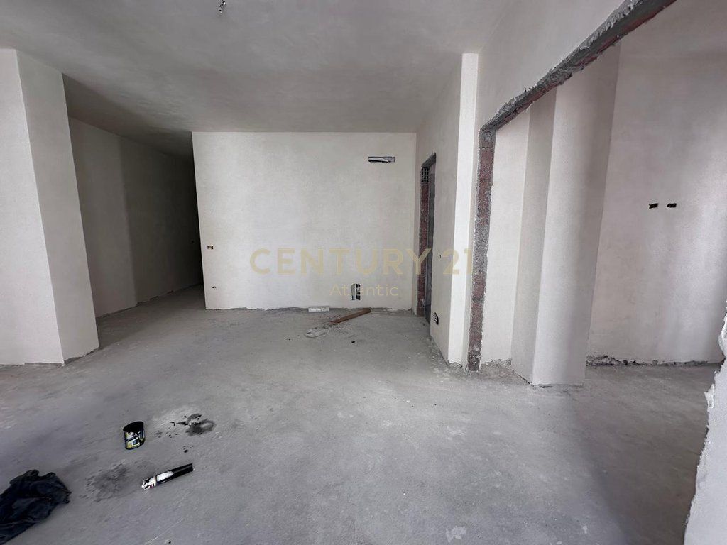 SHITET APARTAMENT 1+1 NE GOLEM, NDERTIM I RI!