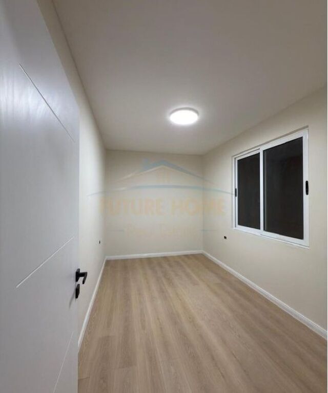 Shitet, Apartament 3+1, Rrugen Rrapo Hekali