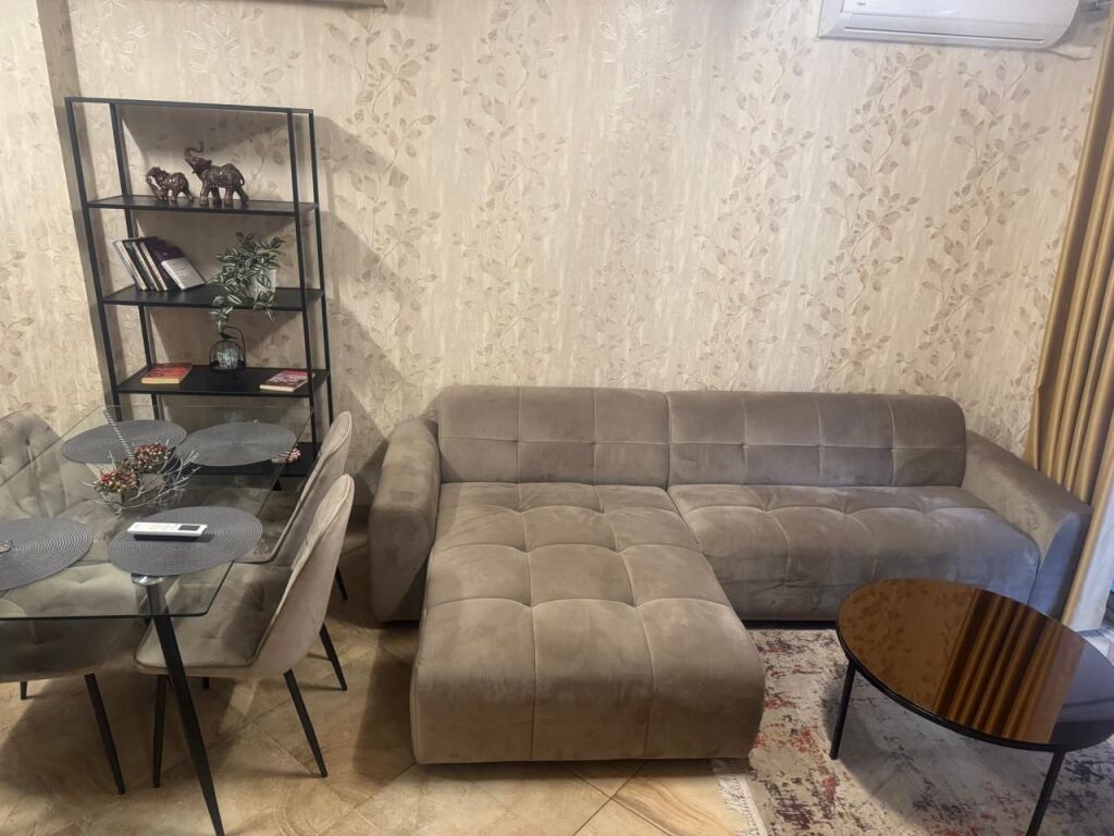 Apartament 1+1 me qera tek Rruga e Barrikadave