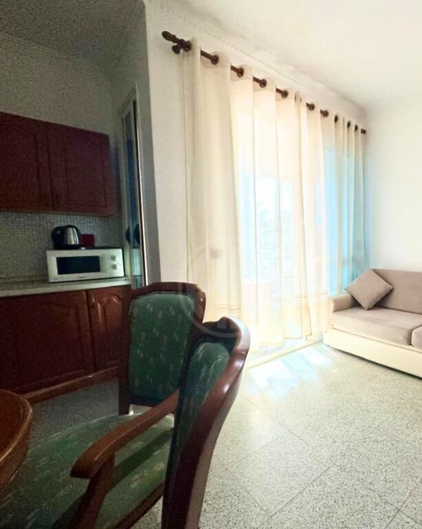 Apartament me qera