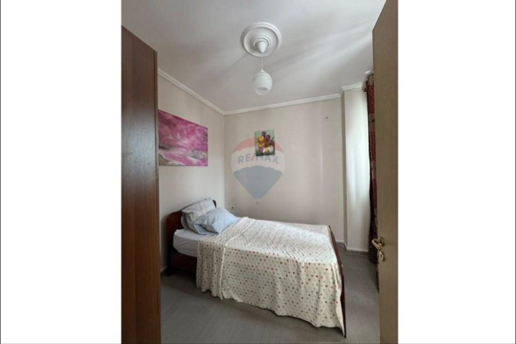 Apartament per qera 1+1 tek Komuna e Parisit