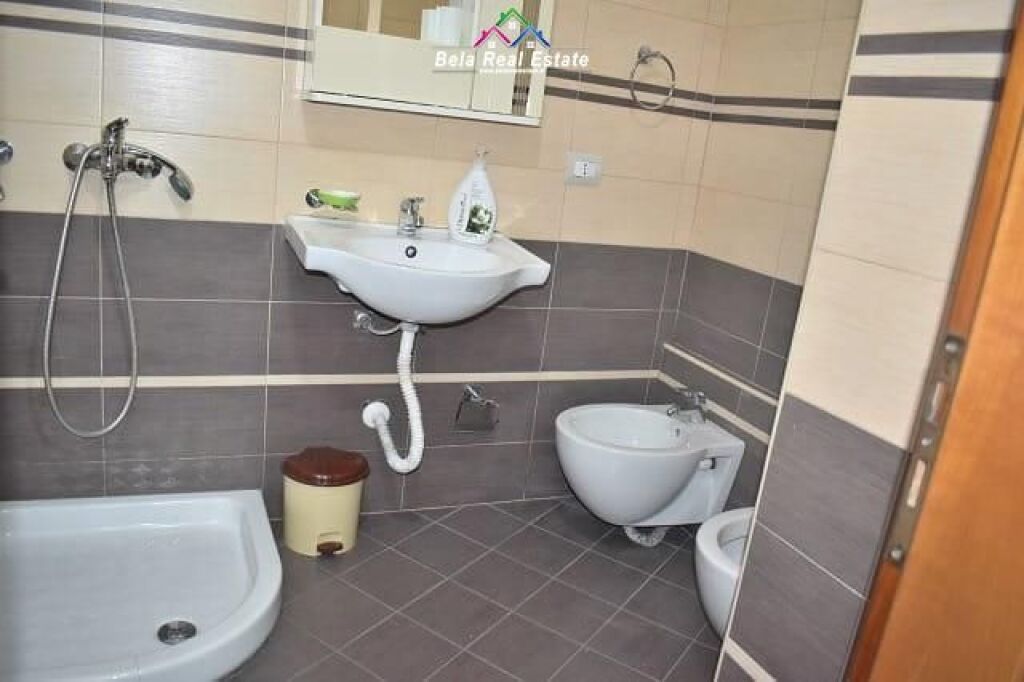 Apartament Me Qera 3+1 Tek 5 Maji ( ID B230207) Tirane