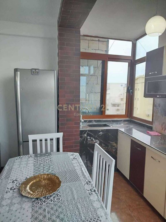 Apartament 2+1 Me Qira në Plazh Iliria, Durrës !!   450 € /Muaj