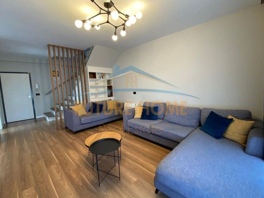 Qira, Duplex, 5 Maji