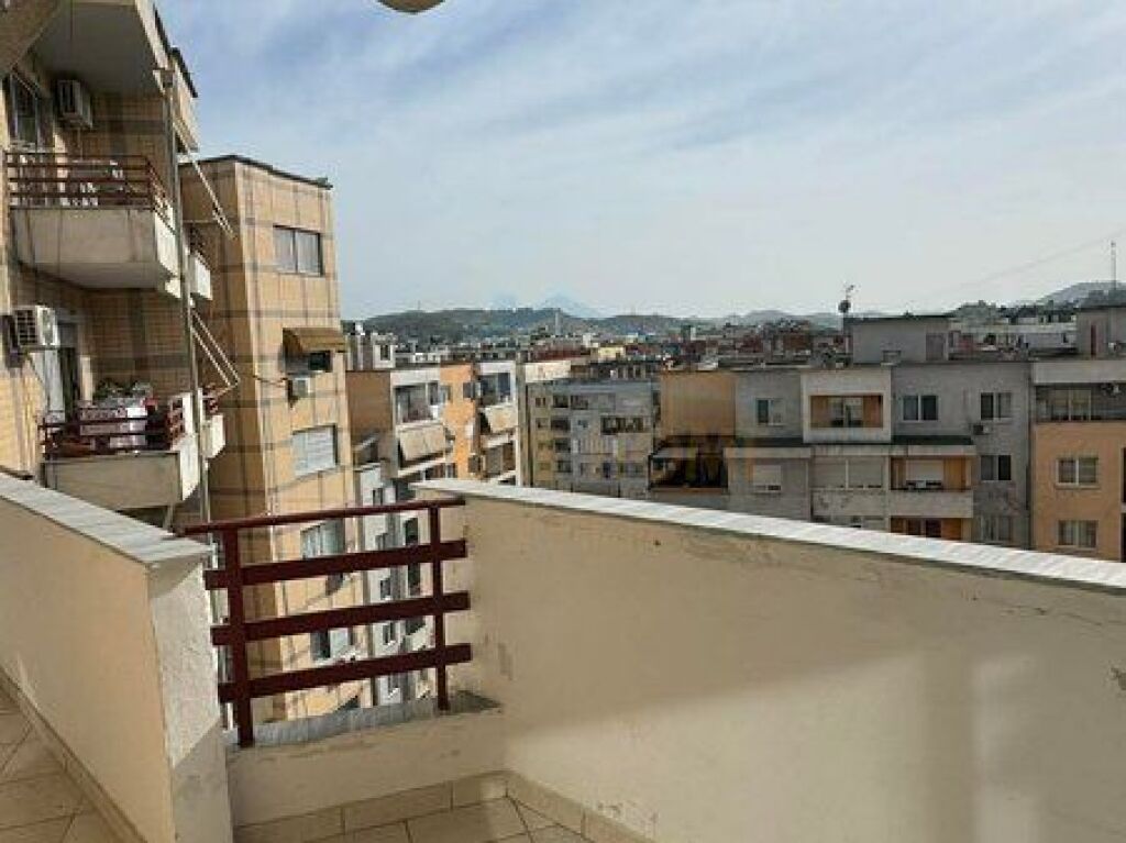 Shitet, Apartament 2+1, Pallatet Romario, Unaza e Re