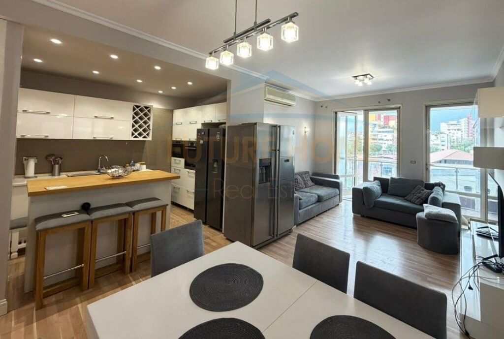 Qera stacioni i trenit