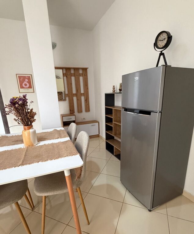 Qera | Shtëpi private 1 + 1 | Fakulteti Mjekesis | 400 €/muaj