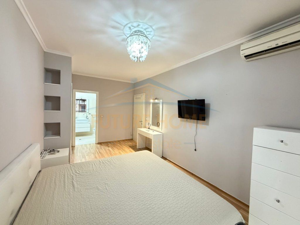 Qira, Apartament 3+1+2, Stacioni Trenit, Tiranë