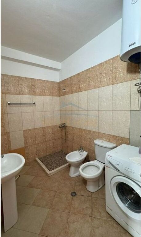 Shitet, Apartament 2+1, Pallatet Romario, Unaza e Re
