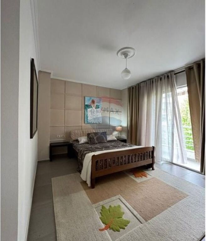 Apartament 2+1 per qira tek Komuna e Parisit